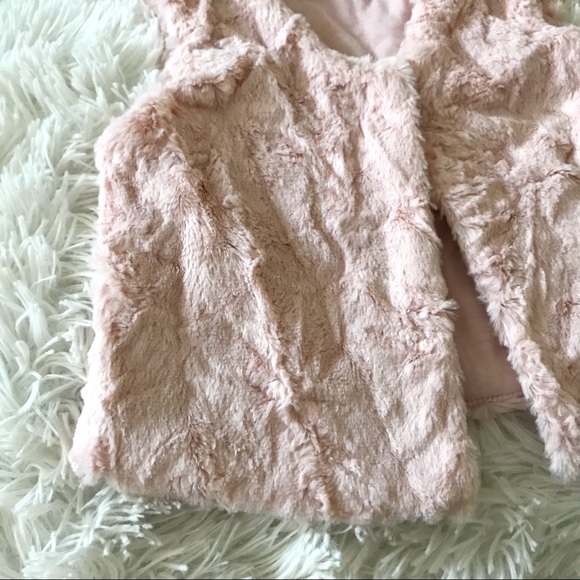 🍂 Minoti Toddler Girl Pink Faux Fur Vest 🍂 - Picture 2 of 4